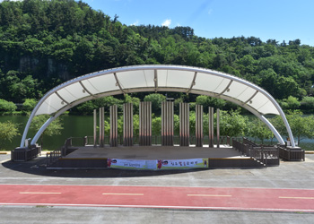 칠암야외무대 사진